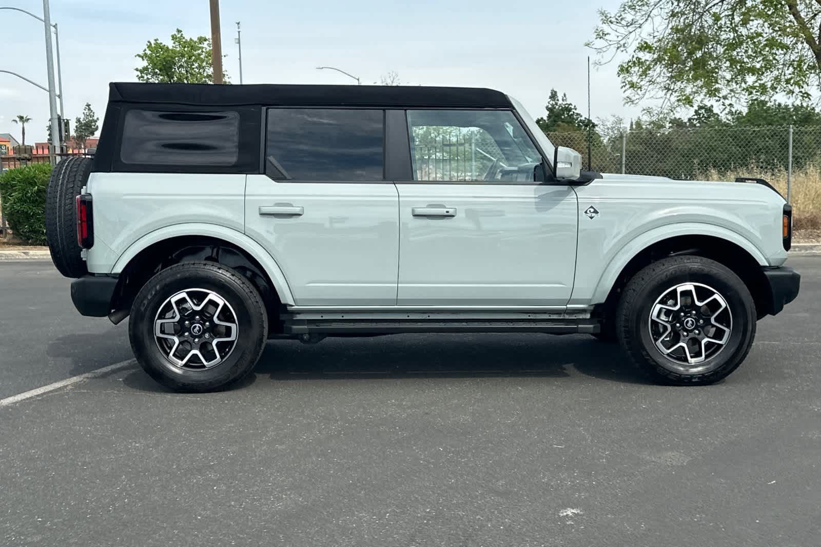 Certified 2023 Ford Bronco Outer Banks image 6