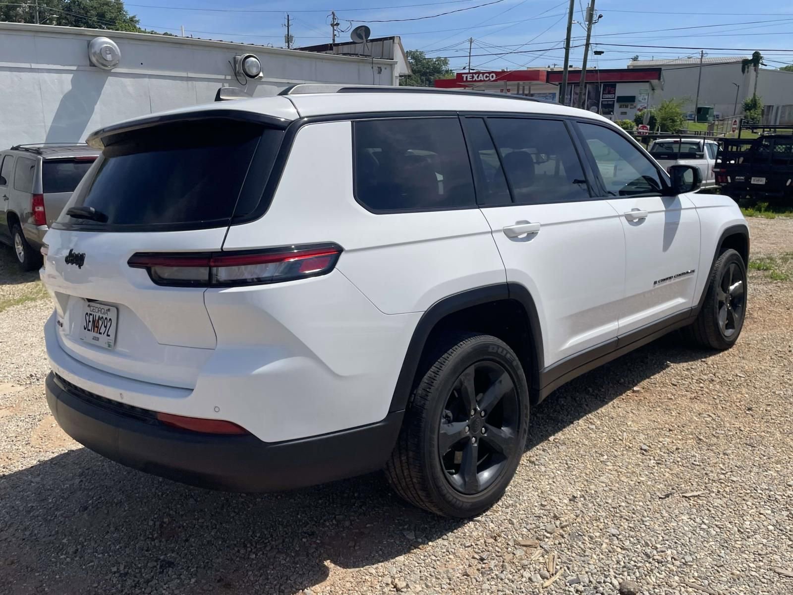 Used 2023 Jeep Grand Cherokee L Laredo AWD/4WD image 3