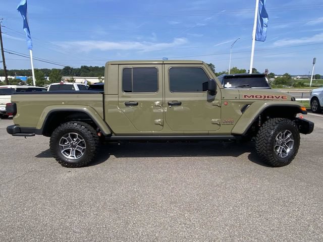 Used 2025 Jeep Gladiator Mojave AWD/4WD image 2