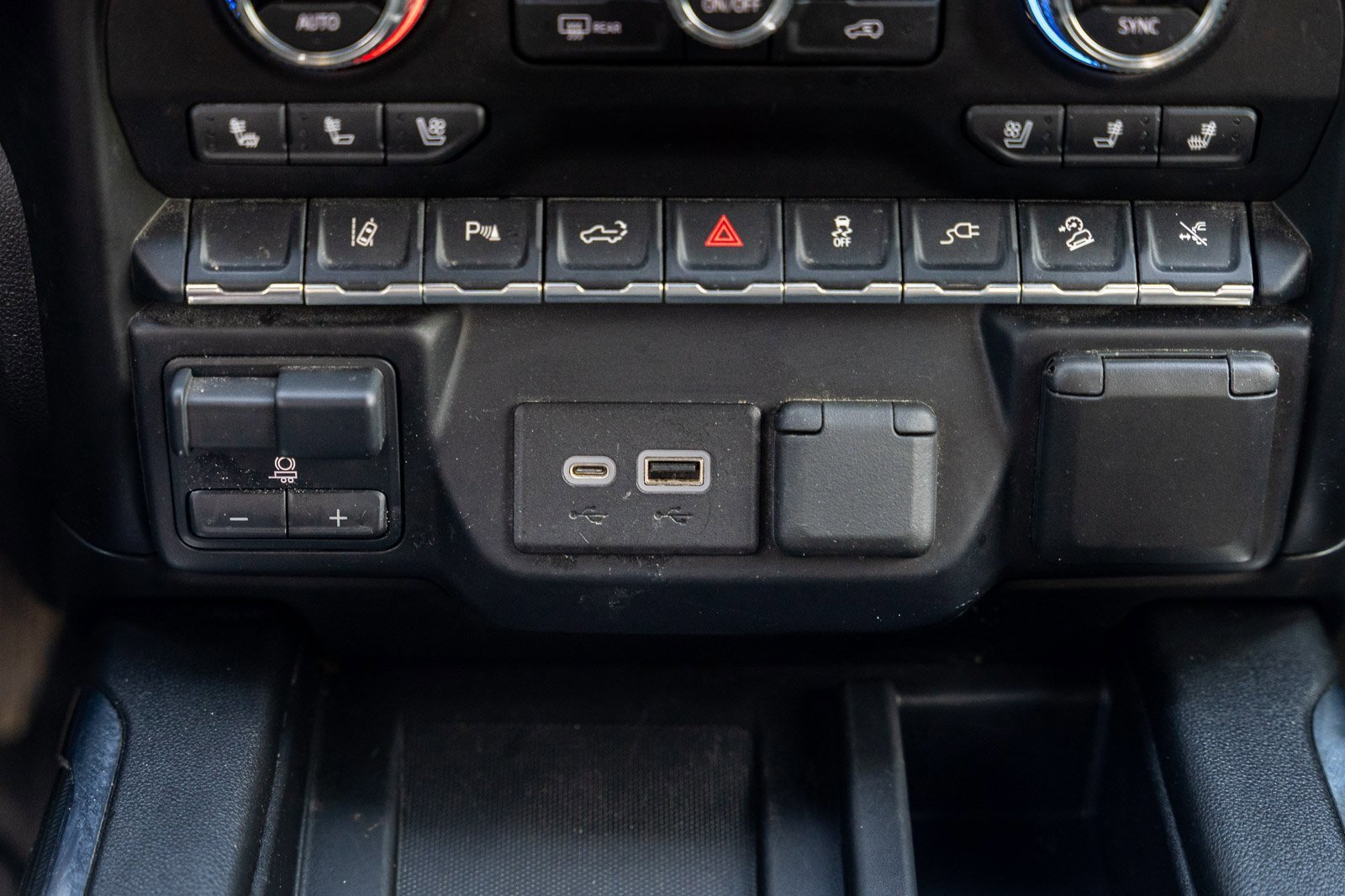 Used 2022 GMC Sierra 2500 AT4 w/ AT4 Preferred Package image 30