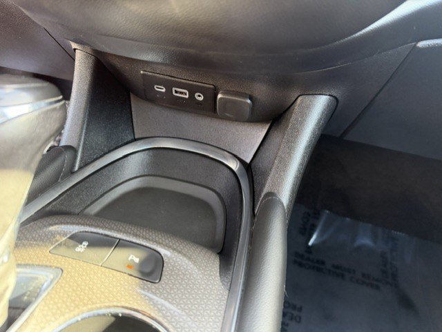 Used 2020 Chevrolet Malibu LT w/ Leather Package FWD image 21