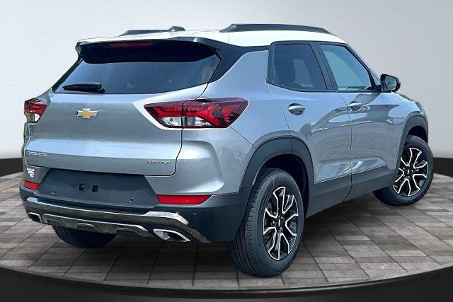 Used 2023 Chevrolet TrailBlazer ACTIV w/ Technology Package FWD image 13