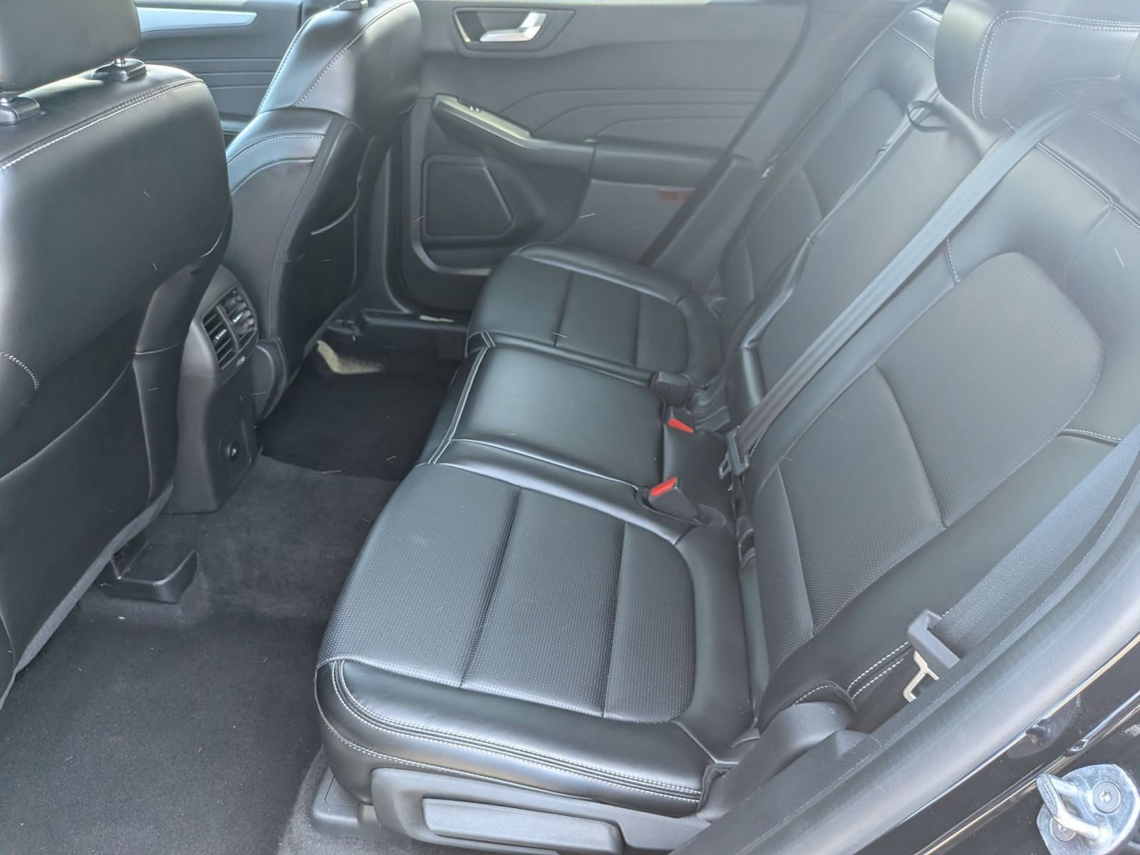 Certified 2024 Ford Escape Platinum AWD/4WD image 26