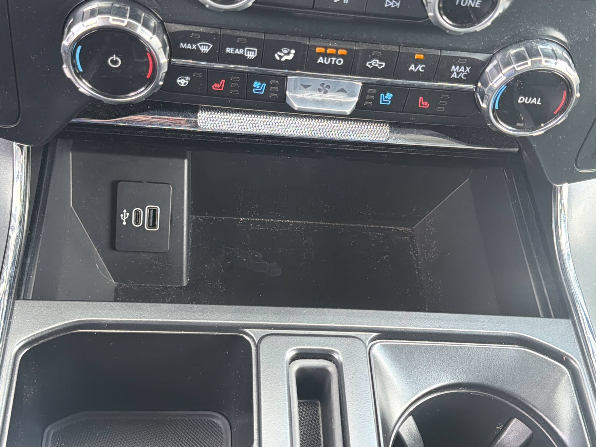 Certified 2025 Ford F150 Lariat w/ Equipment Group 501A Mid AWD/4WD image 10