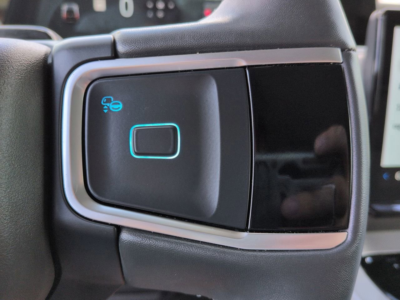 Certified 2025 Ford Expedition Active image 25