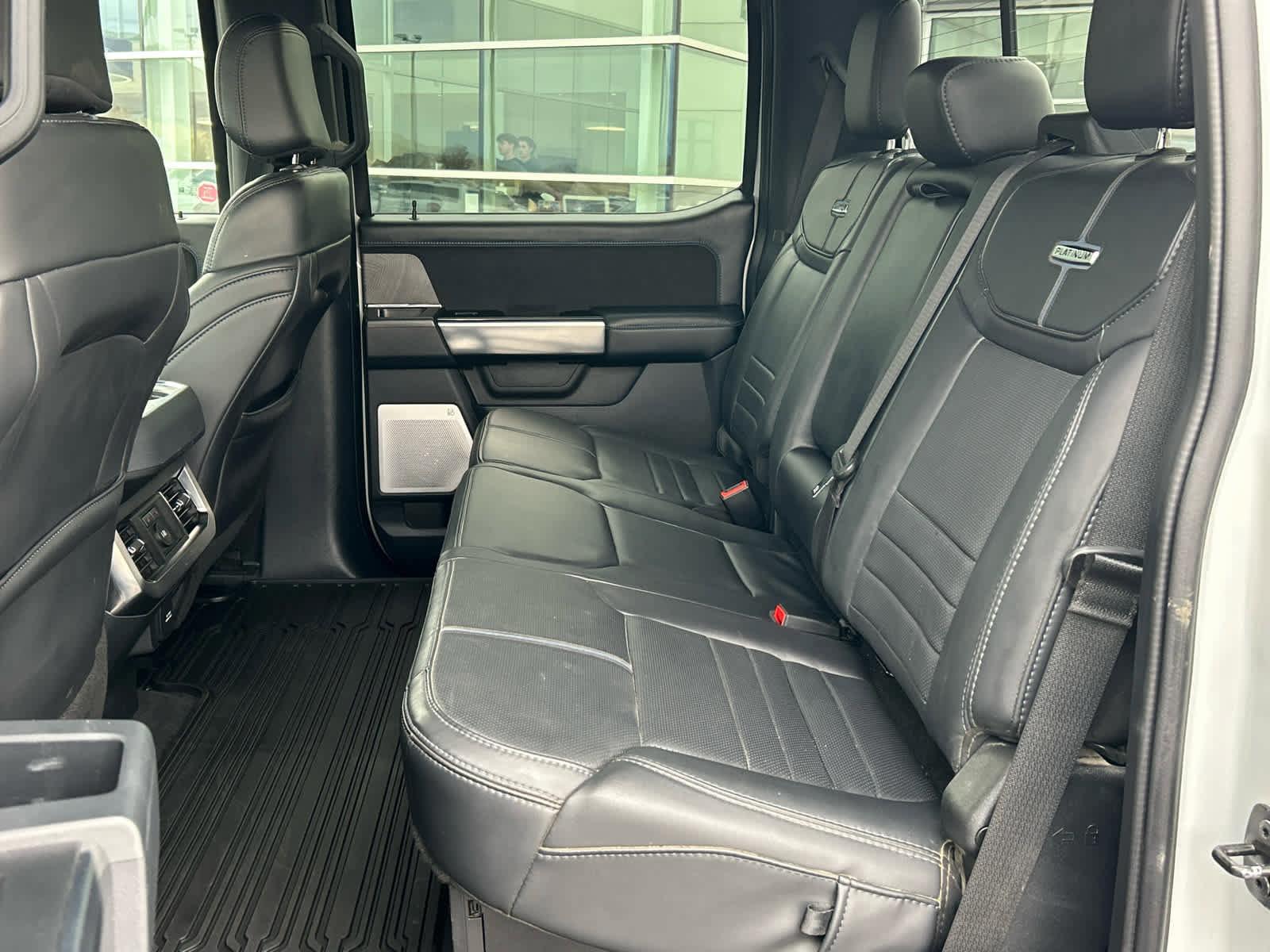 Certified 2025 Ford F350 Platinum w/ FX4 Off-Road Package image 28