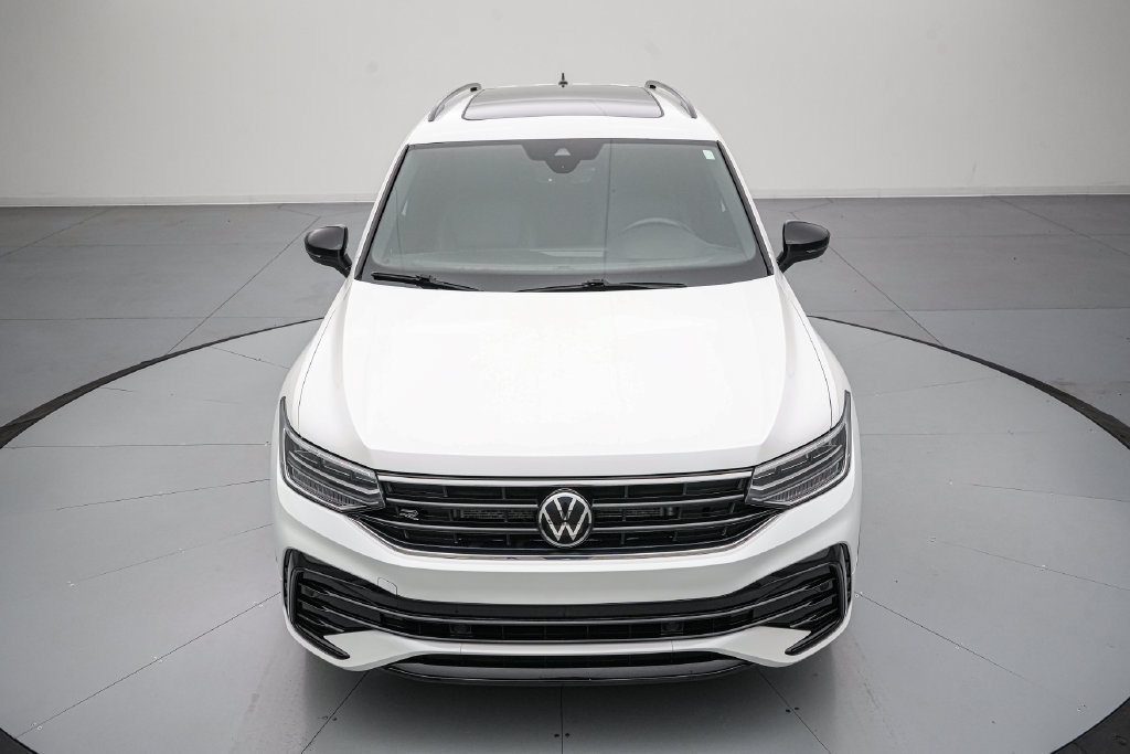 Used 2023 Volkswagen Tiguan SE R-Line AWD/4WD image 9