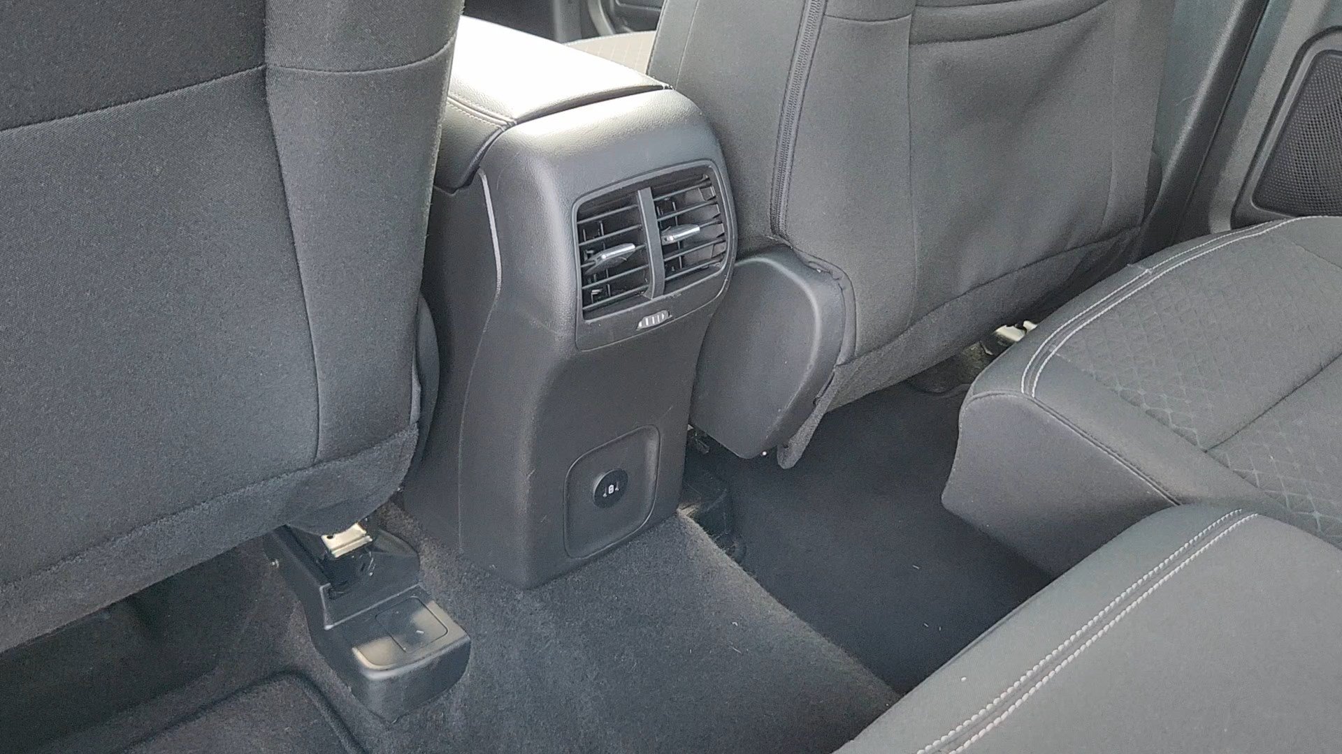 Certified 2025 Ford Escape Active AWD/4WD image 17
