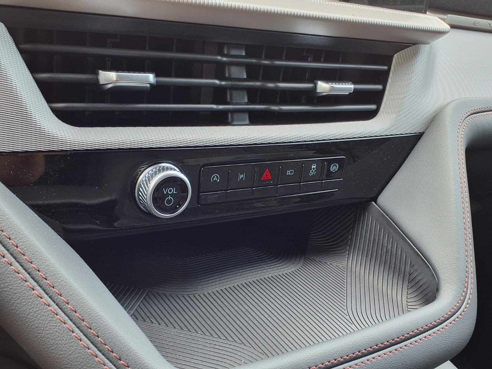 Certified 2026 Ford Explorer Active RWD image 18
