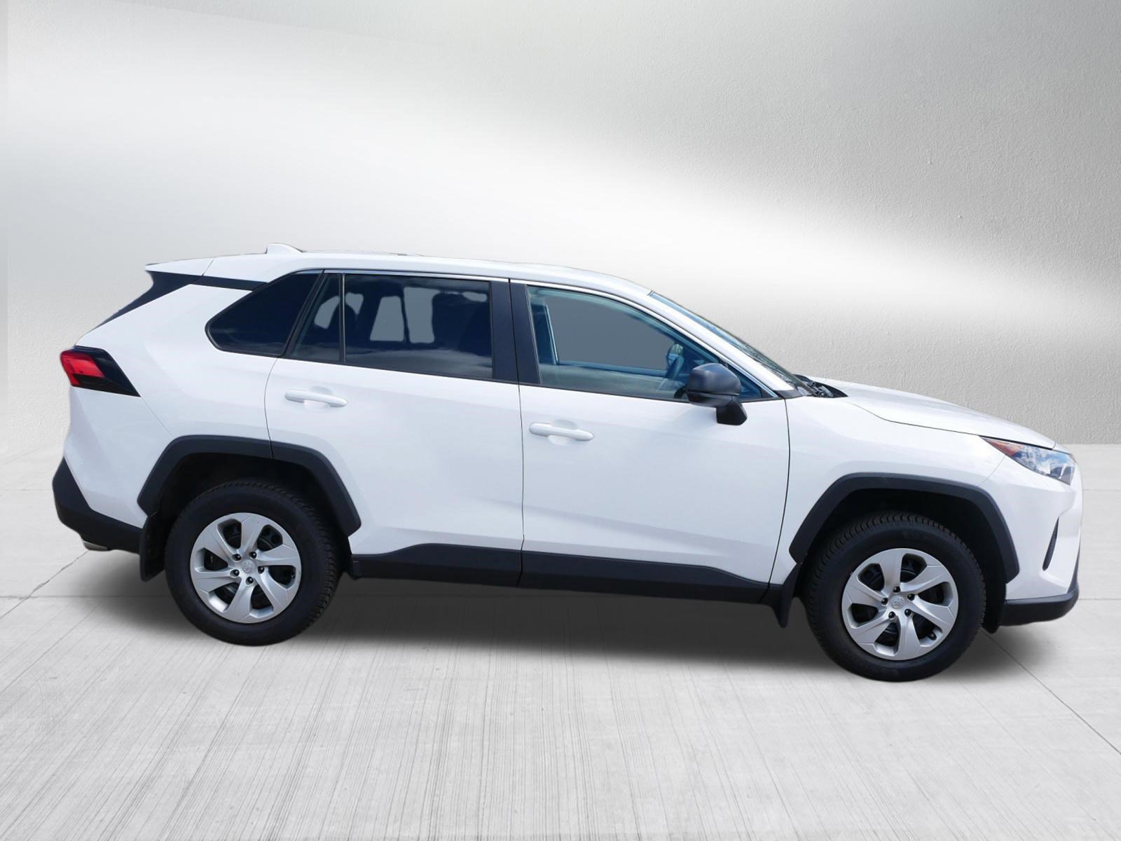 Used 2022 Toyota RAV4 LE w/ Carpet Mat Package (TMS) AWD/4WD image 8