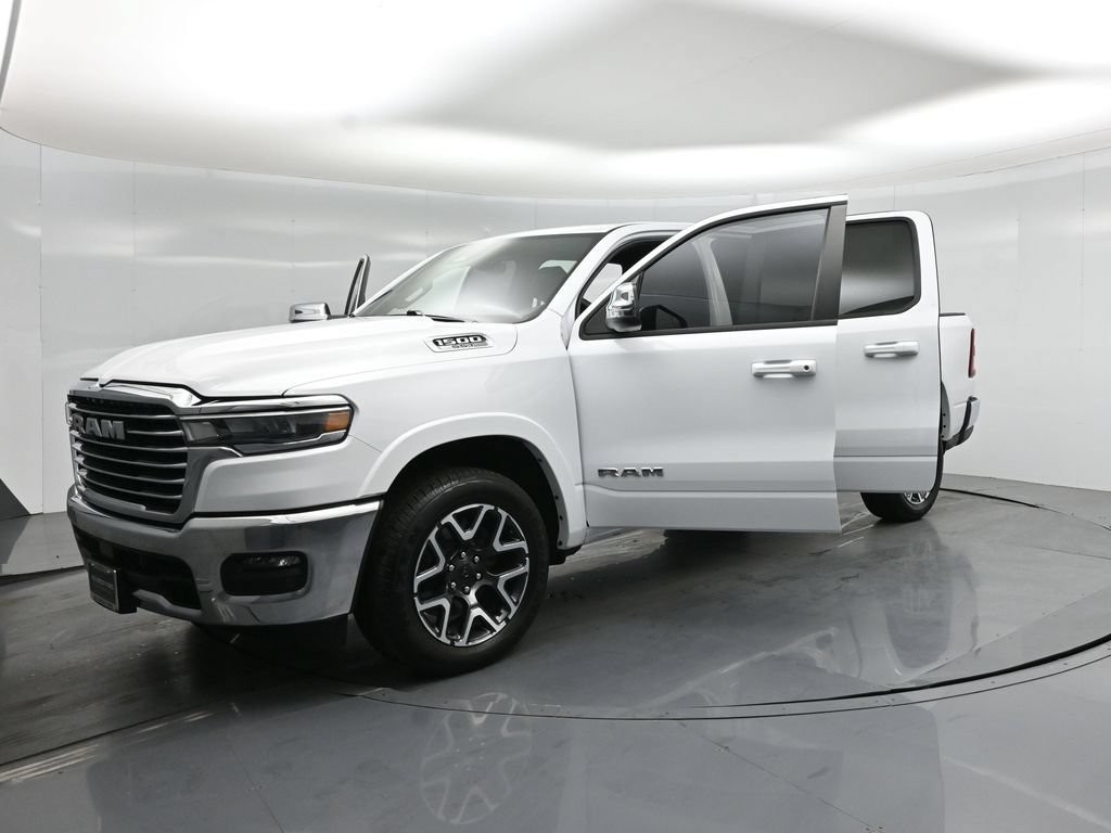 Used 2025 RAM 1500 Laramie AWD/4WD image 32