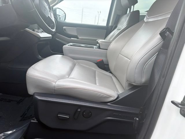 Certified 2025 Ford Expedition Active AWD/4WD image 44