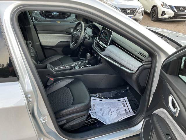 Used 2024 Jeep Compass Latitude AWD/4WD image 34