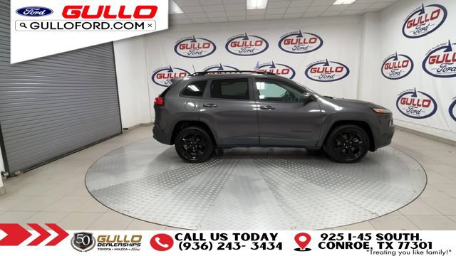 Used 2018 Jeep Cherokee Latitude w/ Altitude Package FWD image 9