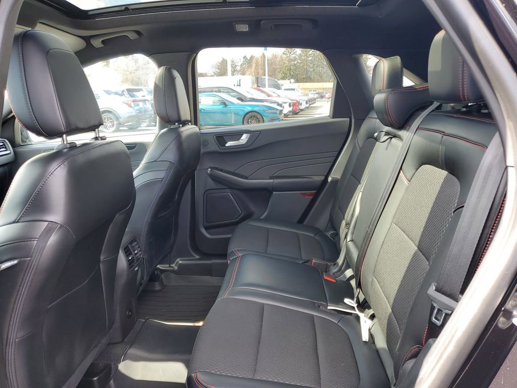 Certified 2024 Ford Escape ST-Line Select w/ Tech Pack #2 image 32