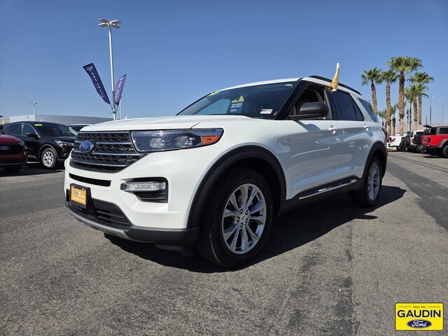 Certified 2023 Ford Explorer XLT w/ Equipment Group 202A AWD/4WD image 3