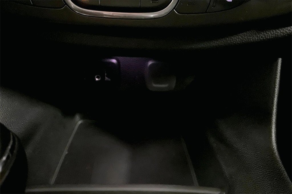 Used 2018 Chevrolet Traverse LT image 31