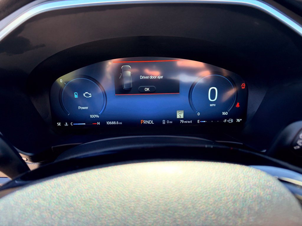 Certified 2025 Ford Escape SE w/ PHEV Premium Package FWD image 8