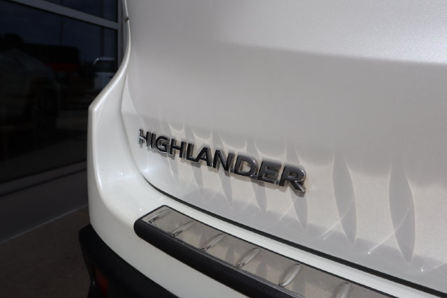 Used 2019 Toyota Highlander XLE AWD/4WD image 11