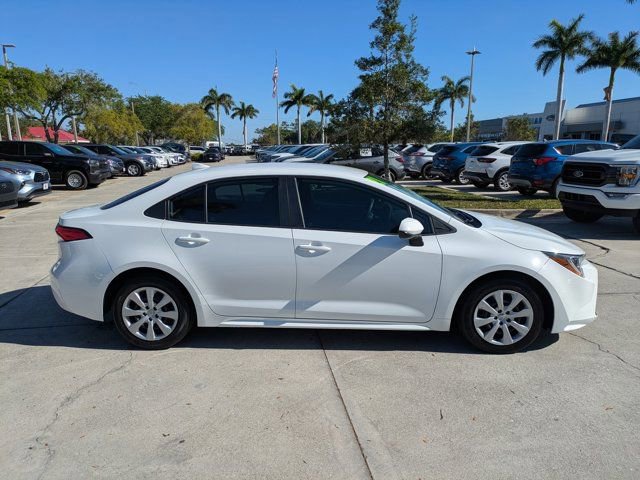 Used 2021 Toyota Corolla LE image 5