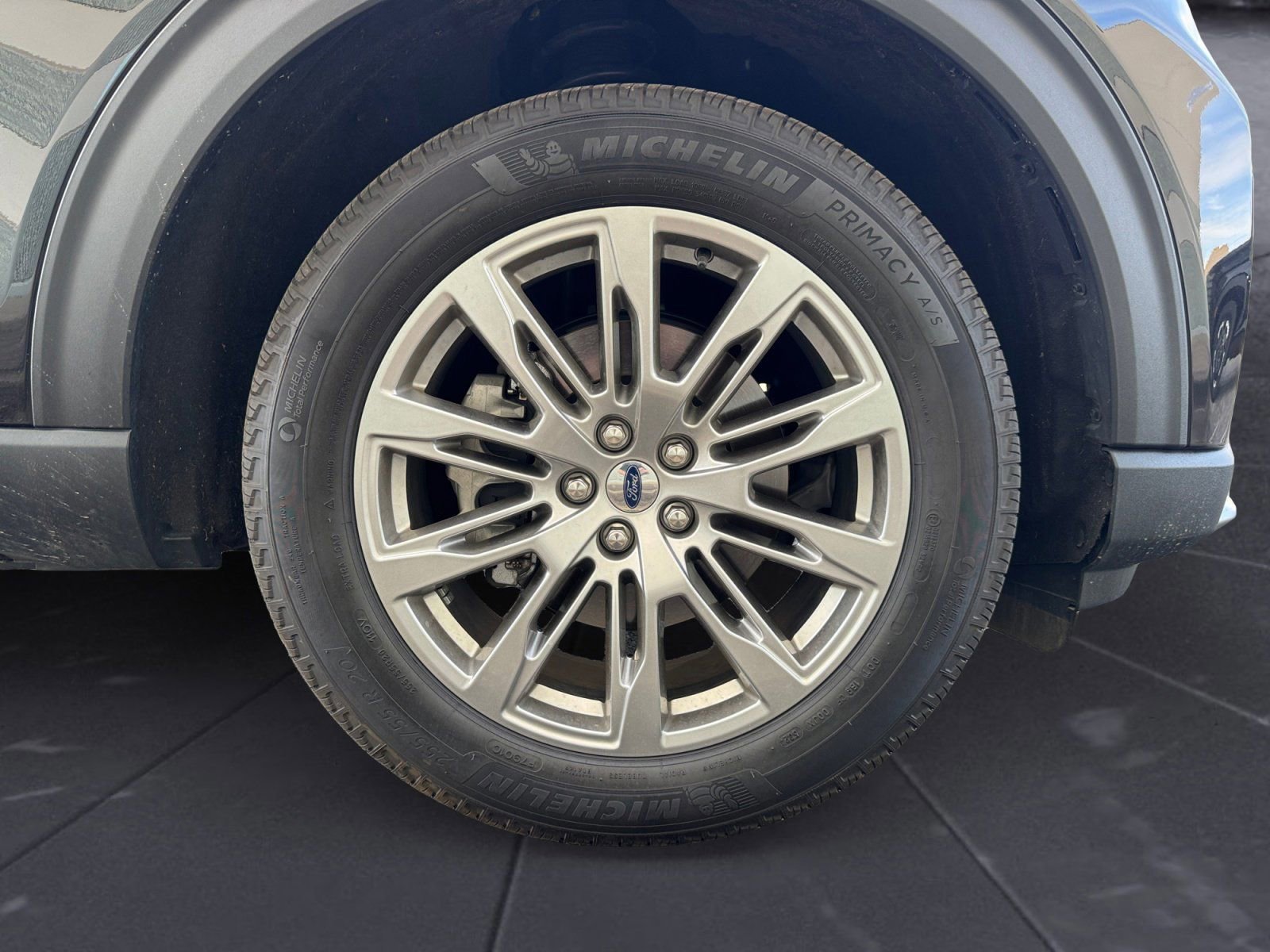 Certified 2025 Ford Explorer Platinum image 14