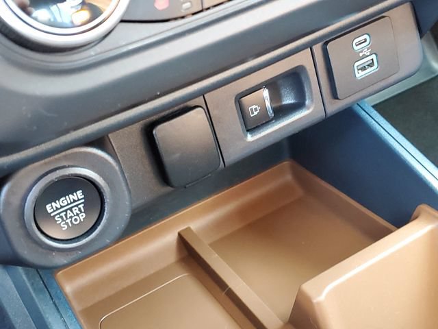 Certified 2024 Ford Maverick Lariat w/ 4K Tow Package AWD/4WD image 19