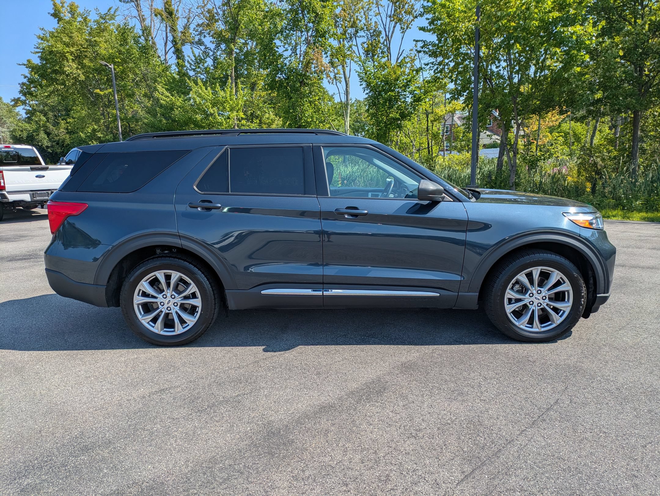 Certified 2023 Ford Explorer XLT w/ Equipment Group 202A AWD/4WD image 2