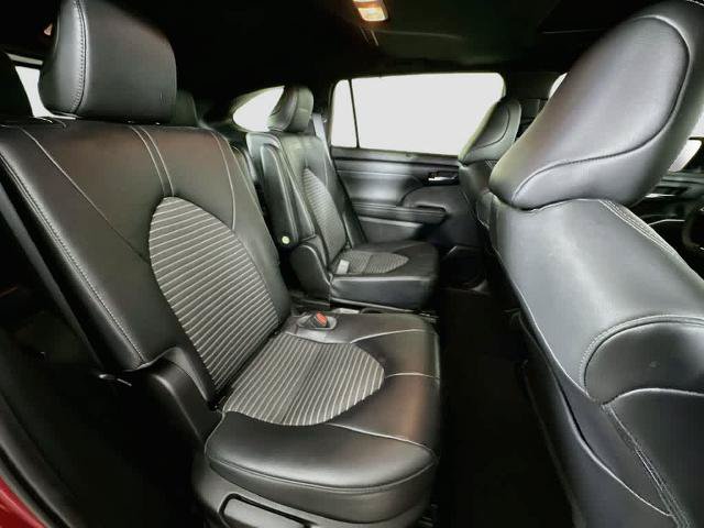 Used 2023 Toyota Highlander XSE FWD image 33