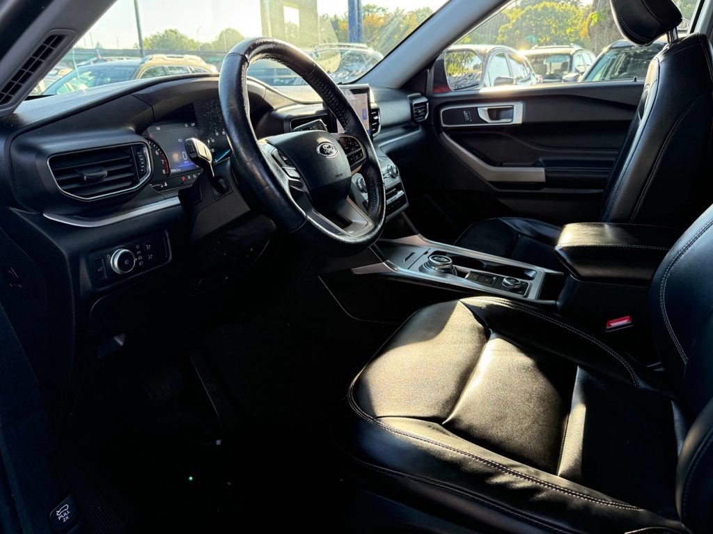 Certified 2022 Ford Explorer XLT w/ Equipment Group 202A AWD/4WD image 21