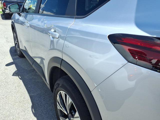 Used 2023 Nissan Rogue SV AWD/4WD image 16
