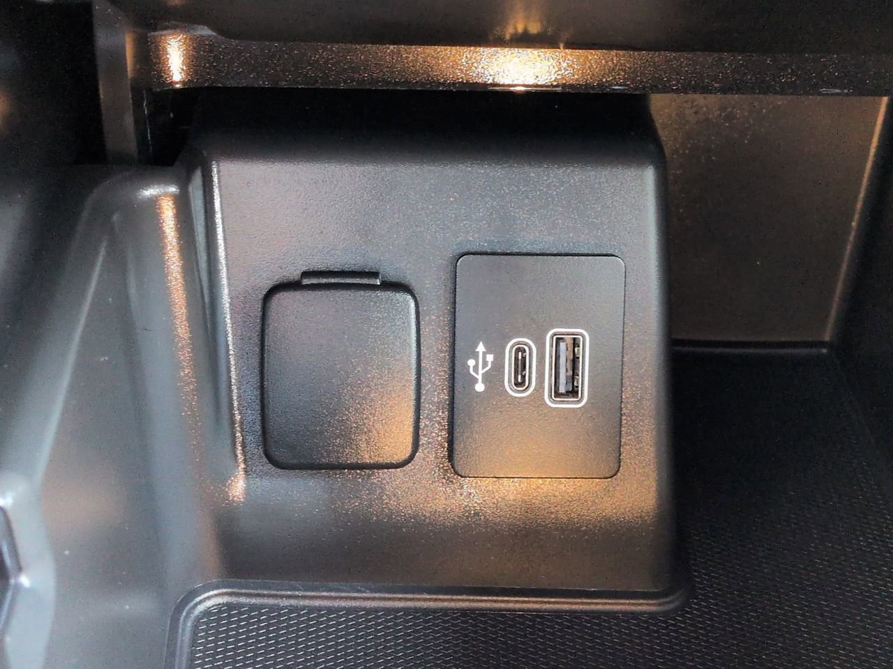 Certified 2025 Ford Explorer ST w/ Sun And Sound Package image 22