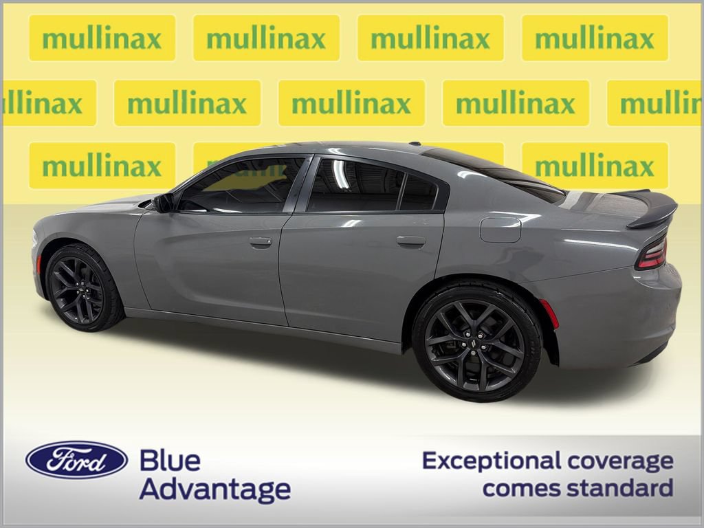 Used 2019 Dodge Charger SXT w/ Blacktop Package RWD image 11