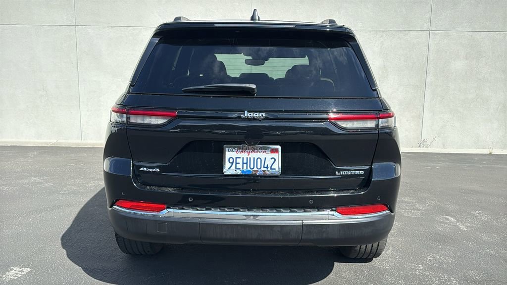 Used 2023 Jeep Grand Cherokee Limited image 2