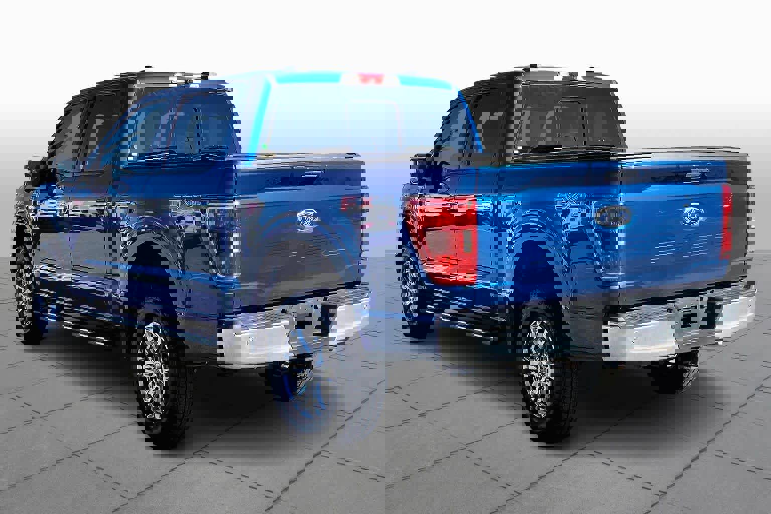 Certified 2022 Ford F150 XLT w/ Equipment Group 302A High image 10