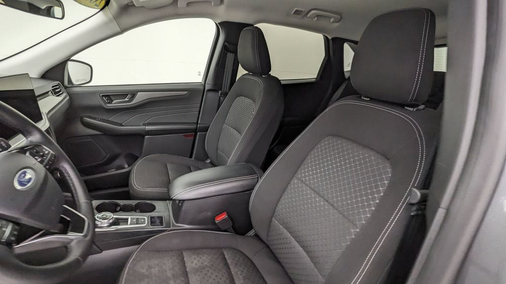 Certified 2023 Ford Escape Active w/ Tech Pack #1 AWD/4WD image 2