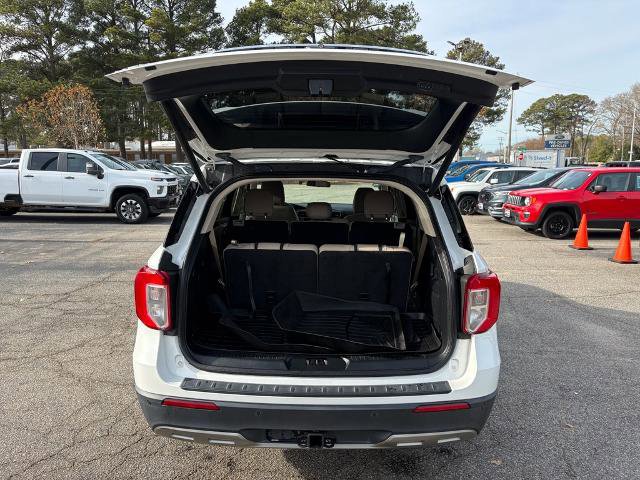 Certified 2021 Ford Explorer XLT w/ Equipment Group 202A image 9