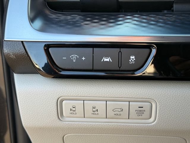 Used 2024 Kia Carnival SX Prestige FWD image 27