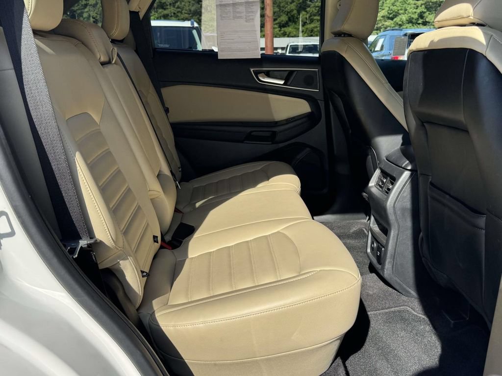 Certified 2022 Ford Edge SEL w/ Convenience Package AWD/4WD image 16