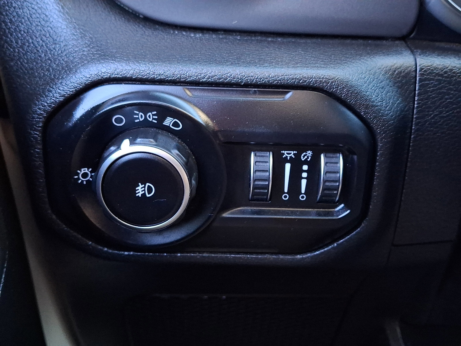 Used 2021 Jeep Wrangler Unlimited Sport image 24