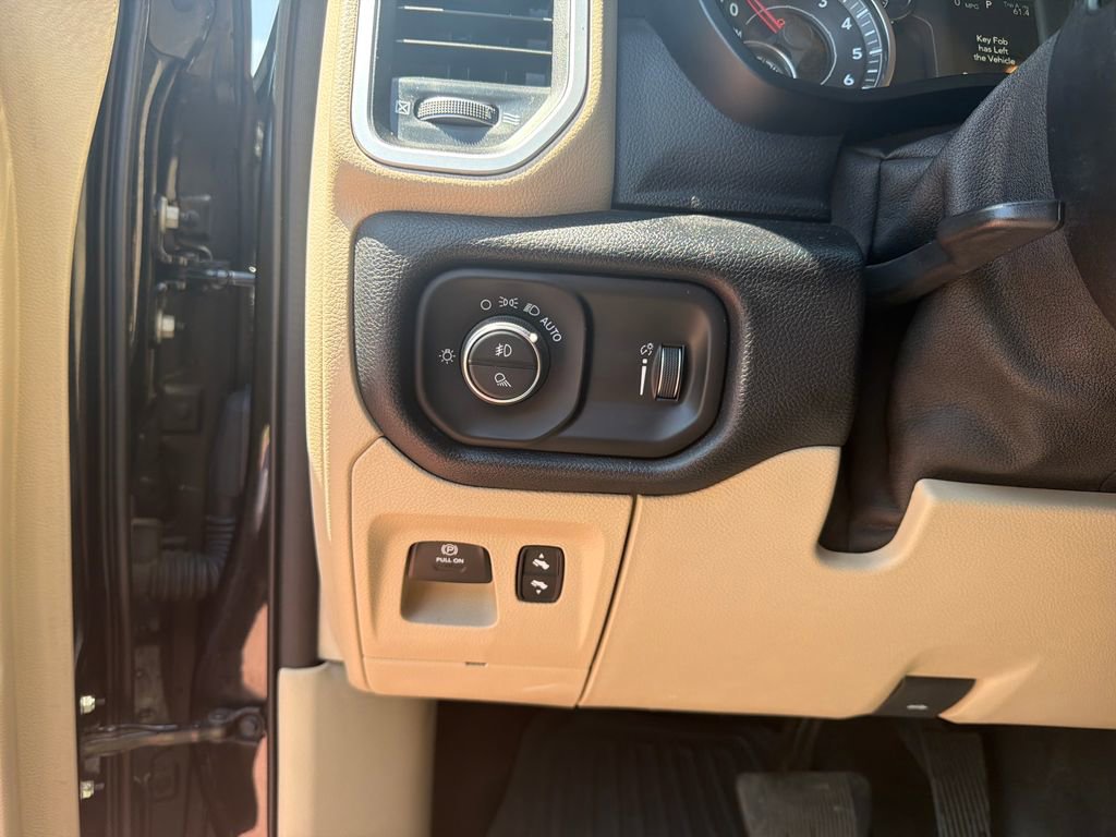 Used 2020 RAM 1500 Big Horn AWD/4WD image 15