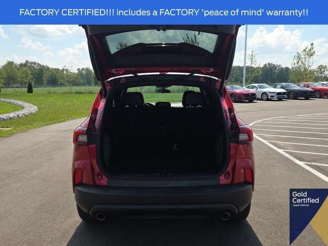 Certified 2025 Ford Escape ST-Line Select AWD/4WD image 12