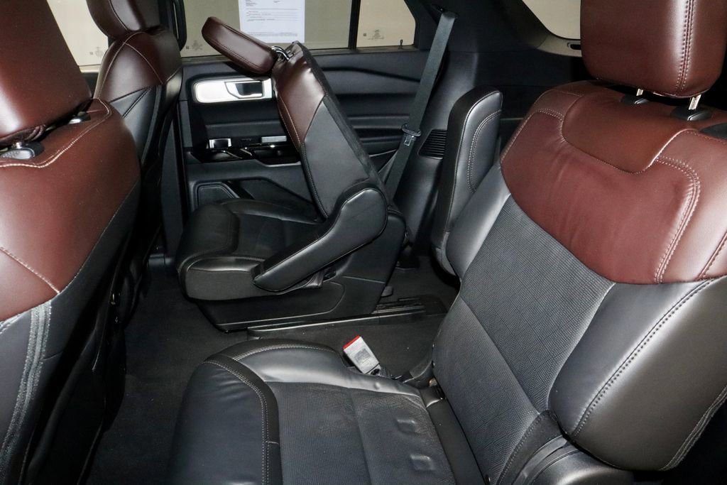 Certified 2022 Ford Explorer Platinum w/ Equipment Group 601A image 24