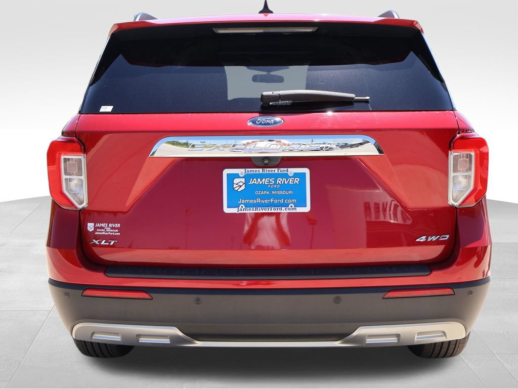 Certified 2022 Ford Explorer XLT w/ Equipment Group 202A AWD/4WD image 5