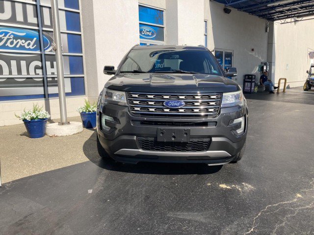 Certified 2017 Ford Explorer XLT w/ Equipment Group 201A AWD/4WD image 8