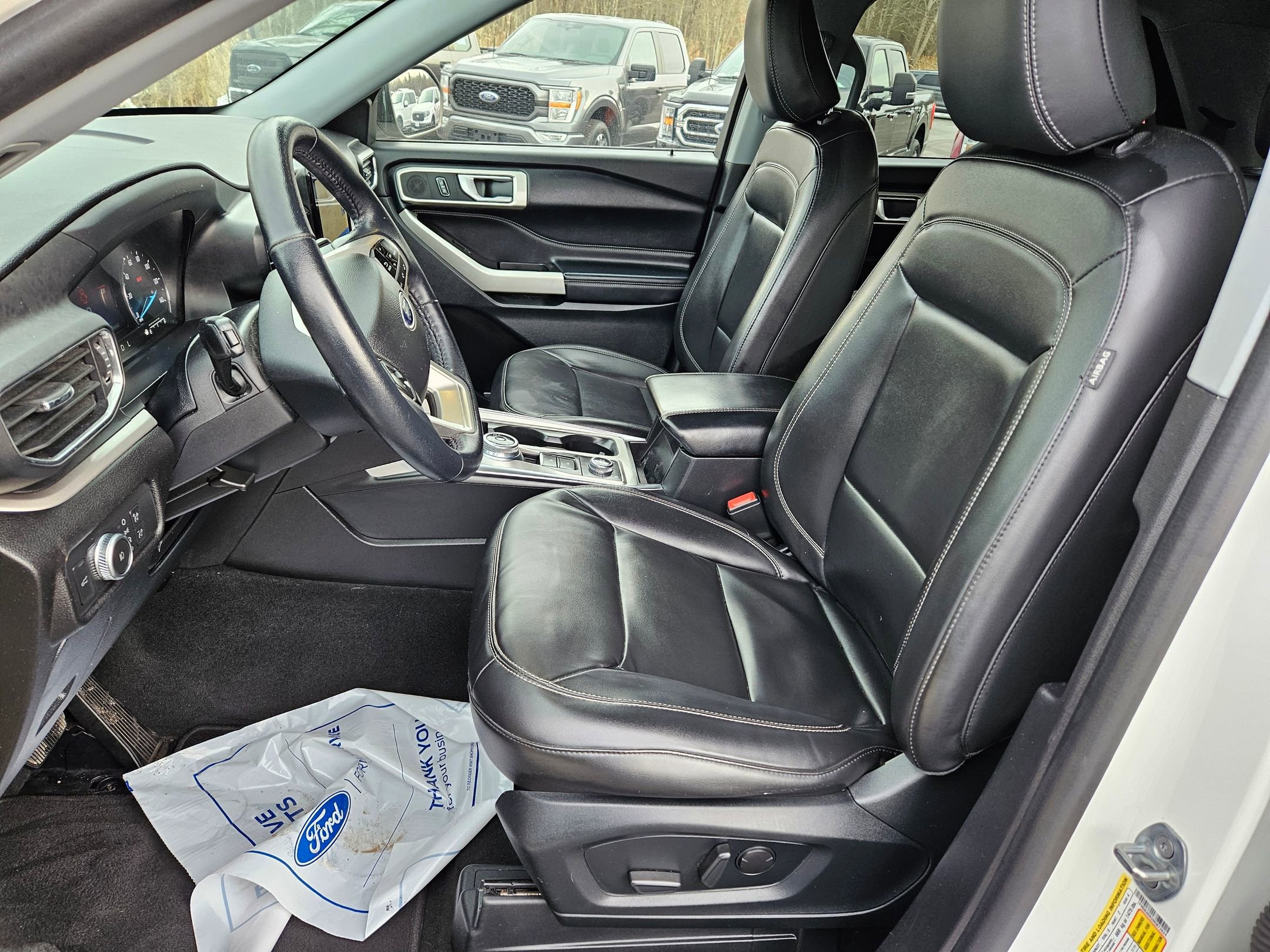 Certified 2022 Ford Explorer XLT w/ Equipment Group 202A image 7