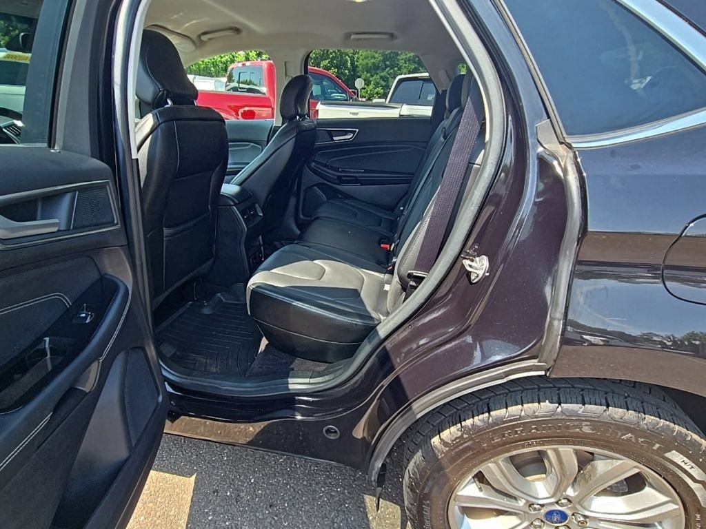 Certified 2019 Ford Edge Titanium w/ Cold Weather Package AWD/4WD image 20