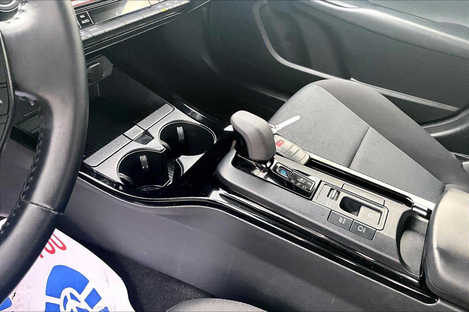 Used 2025 Toyota Prius LE FWD image 15
