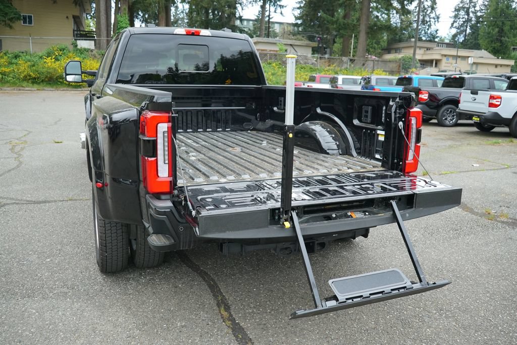 Certified 2025 Ford F450 Platinum w/ FX4 Off-Road Package AWD/4WD image 30