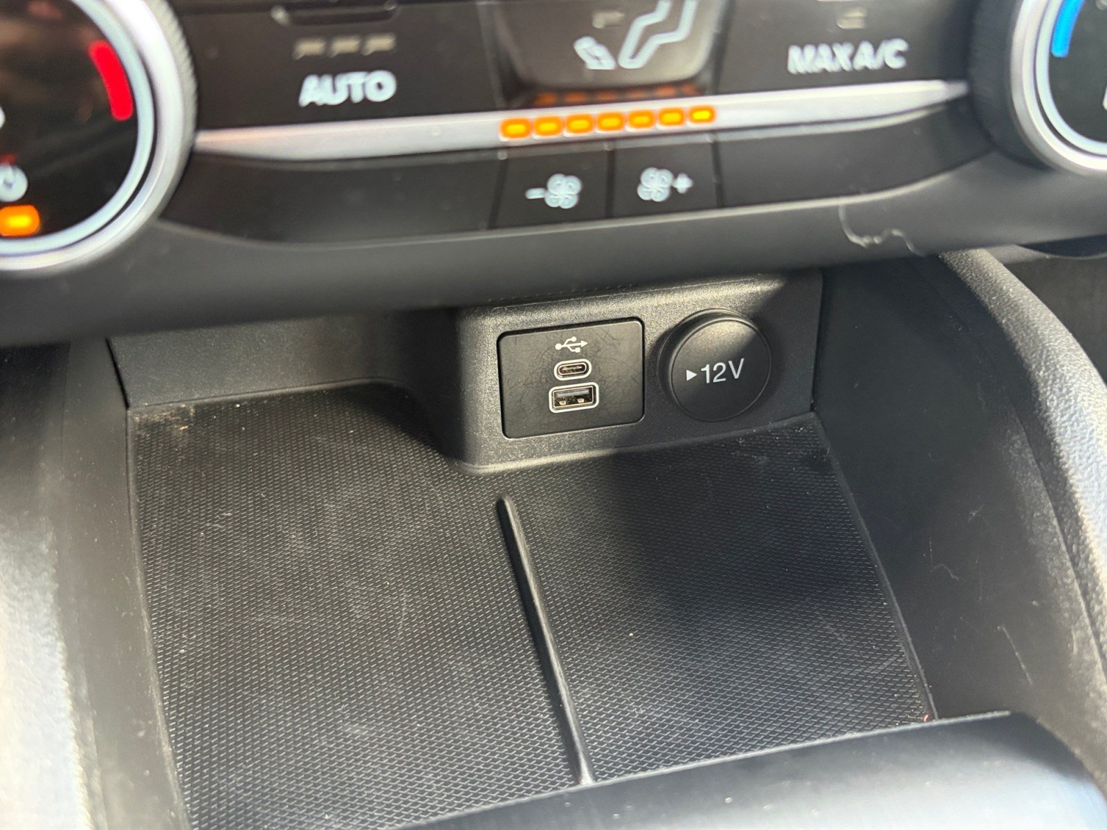 Certified 2025 Ford Escape ST-Line AWD/4WD image 19