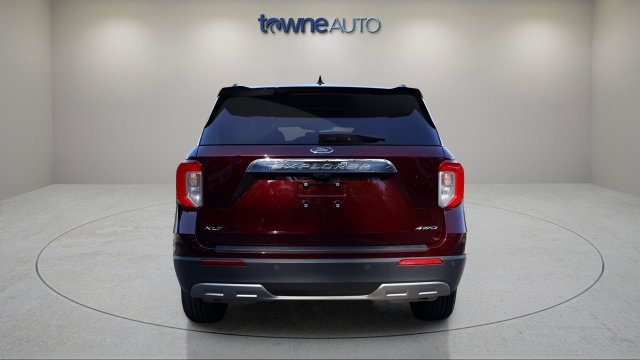 Certified 2022 Ford Explorer XLT w/ Equipment Group 202A AWD/4WD image 4